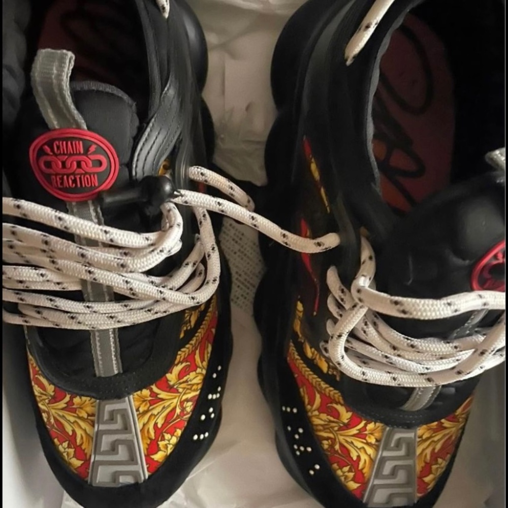 Versace chain reaction
